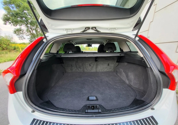 Volvo V60 cena 49400 przebieg: 226000, rok produkcji 2016 z Stąporków małe 301